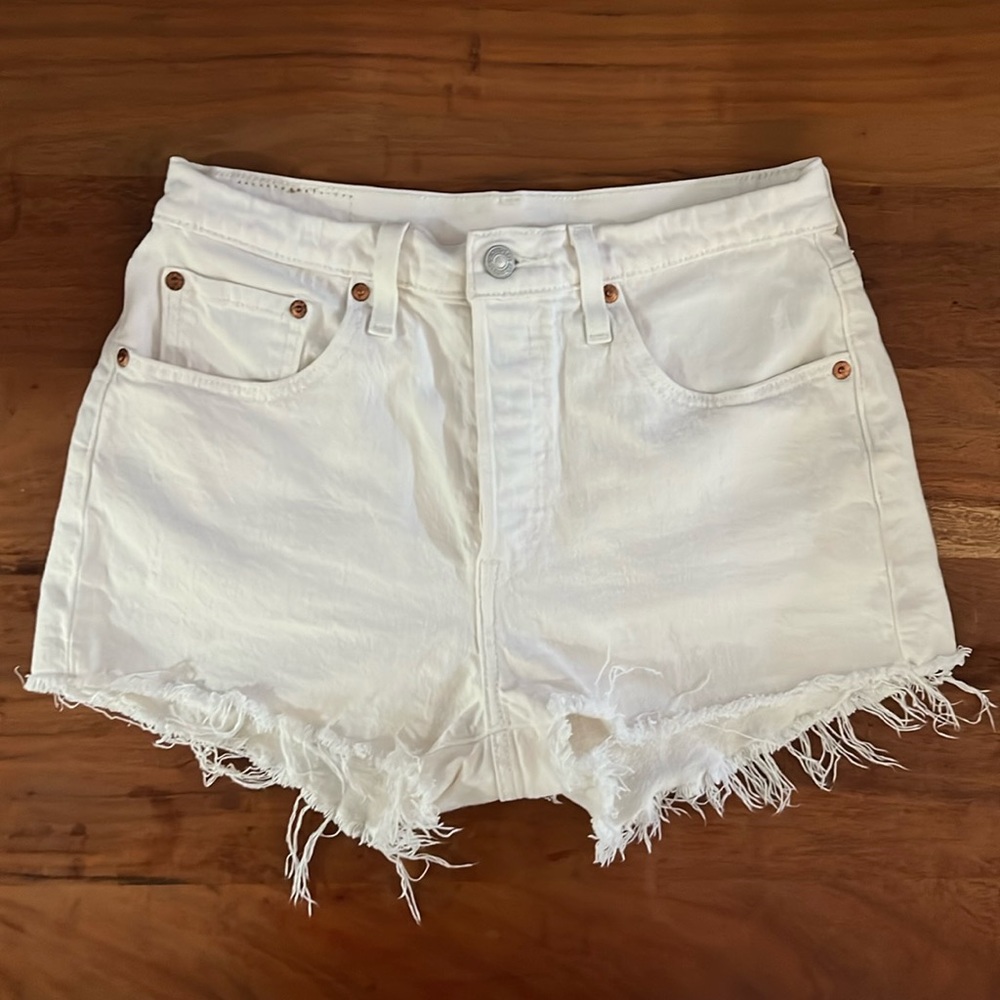 Levi’s 501 White Jeans Shorts Size 27